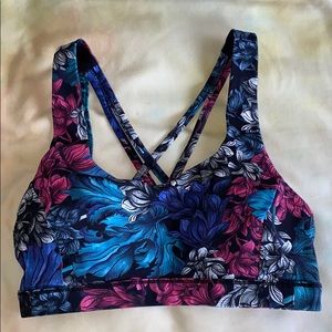 Lululemon Free to be Serene Bra size 4